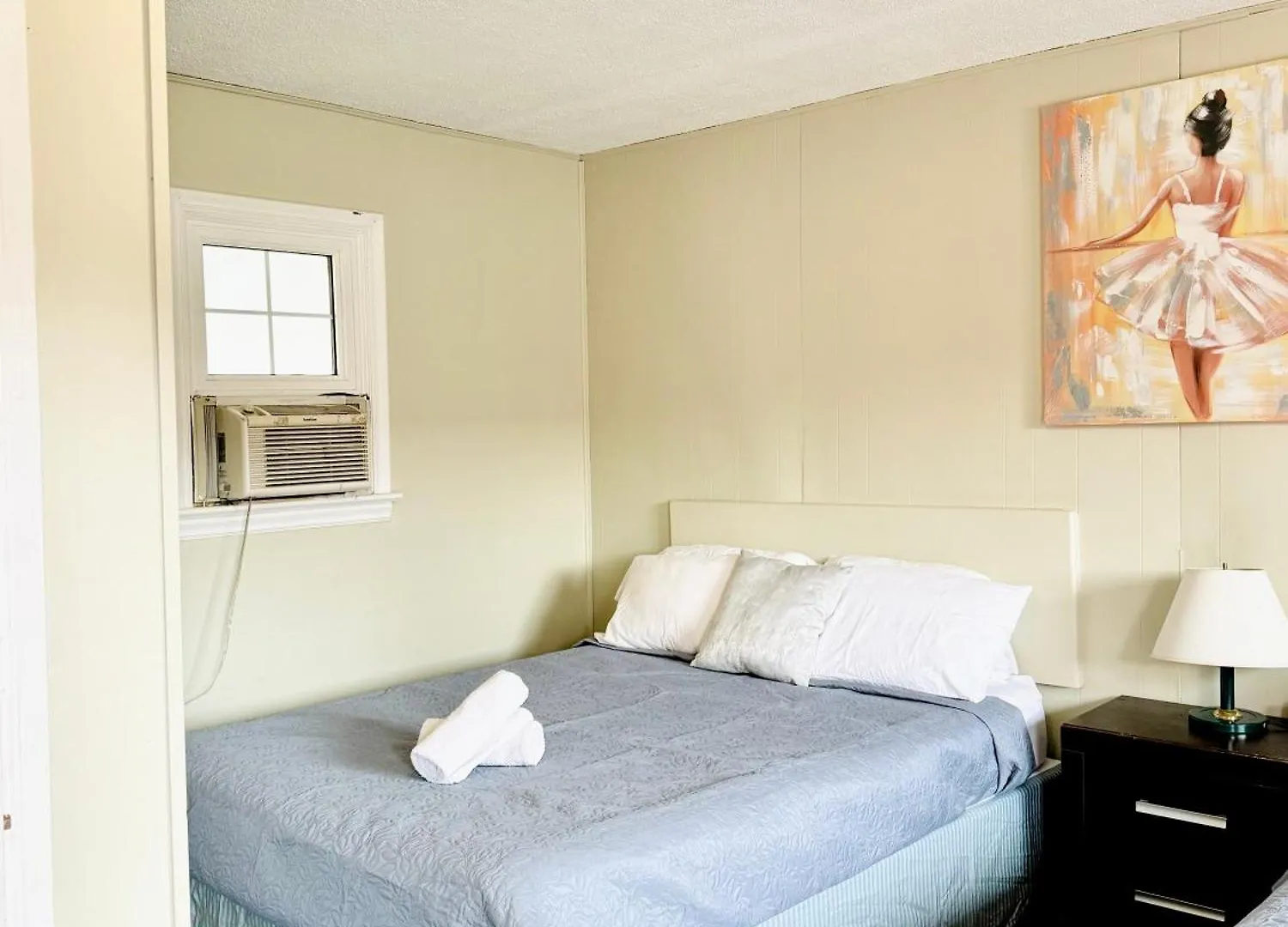 Hotel Confessions Inn The Rain Niagara Falls