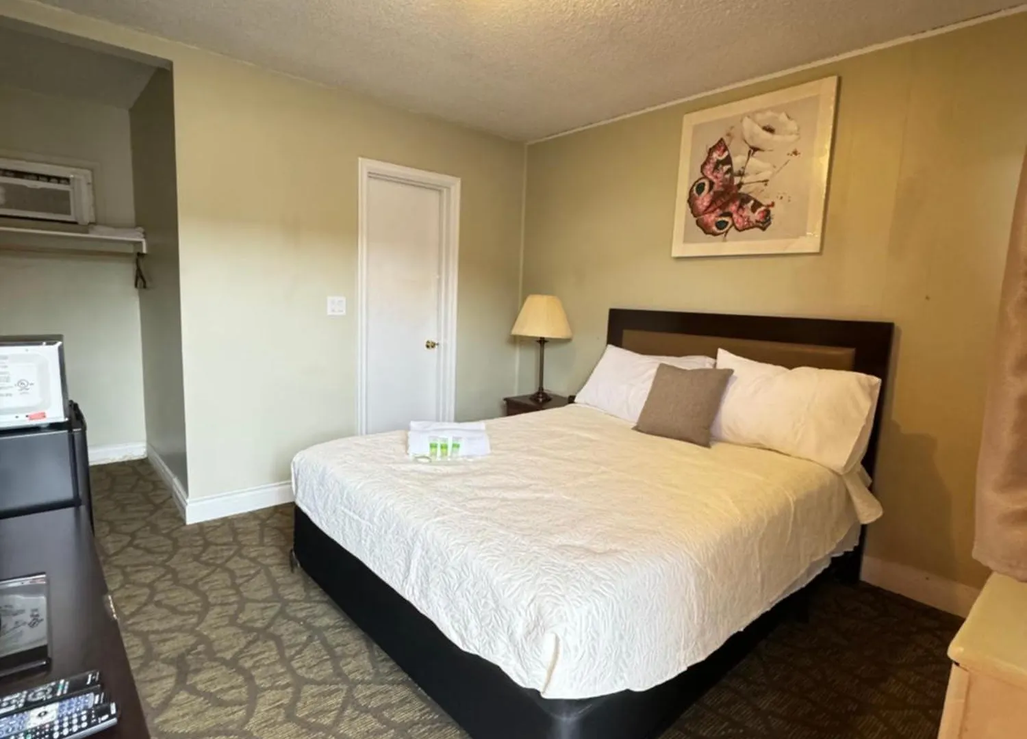 Confessions Inn The Rain Niagara Falls Hotel